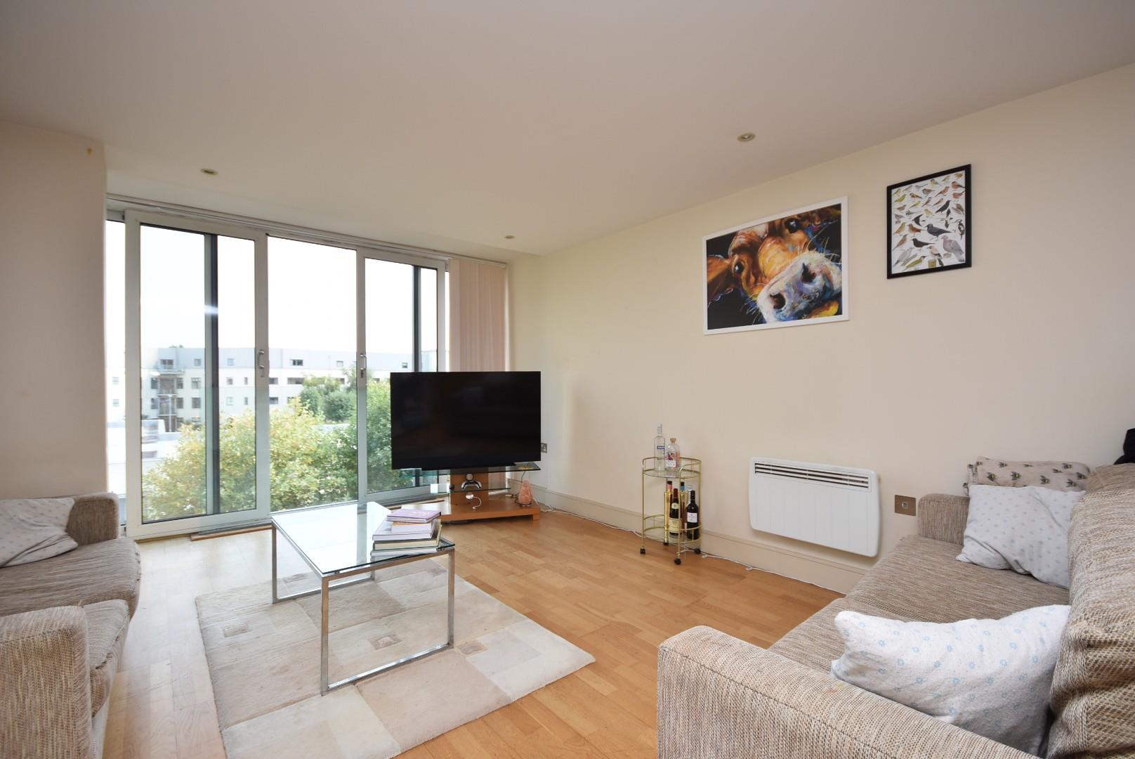 208 Woodlands, Hayes Point, Sully, CF64 5QF